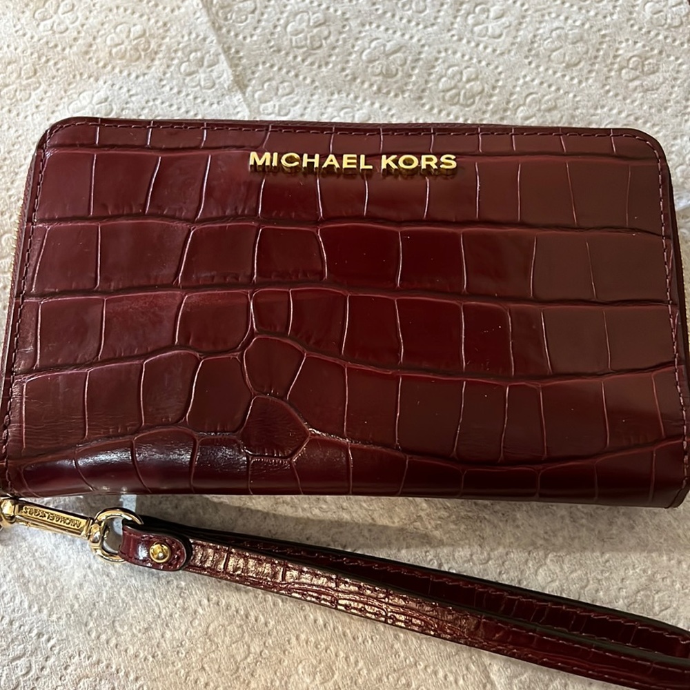 NWT Michael Kors Leather Clutch Wristlet Wallet